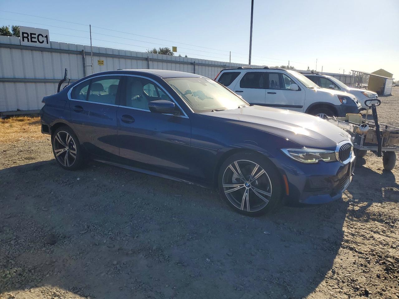2020 BMW 330I - zdjęcie 4