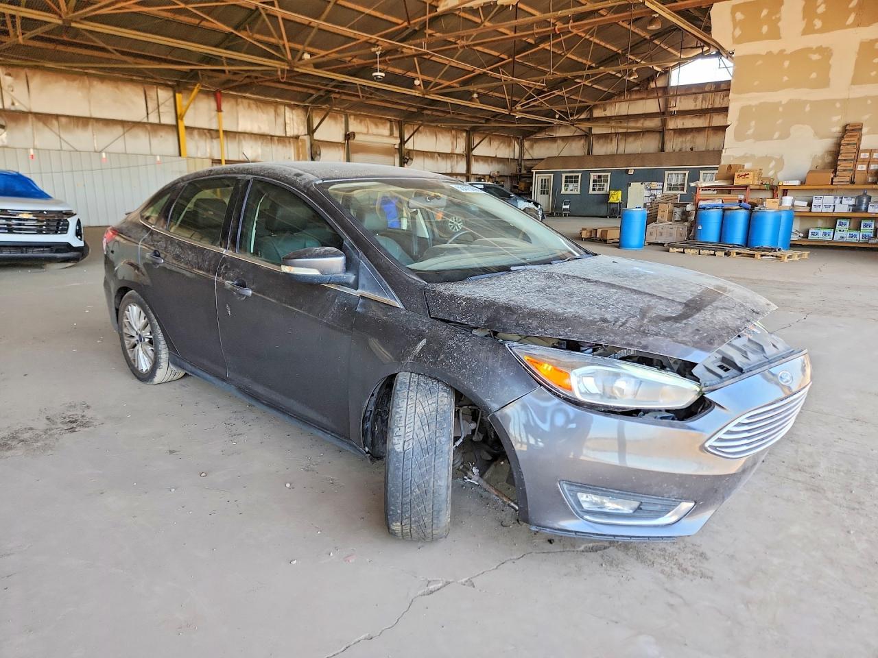 2017 Ford Focus Titanium - zdjęcie 4