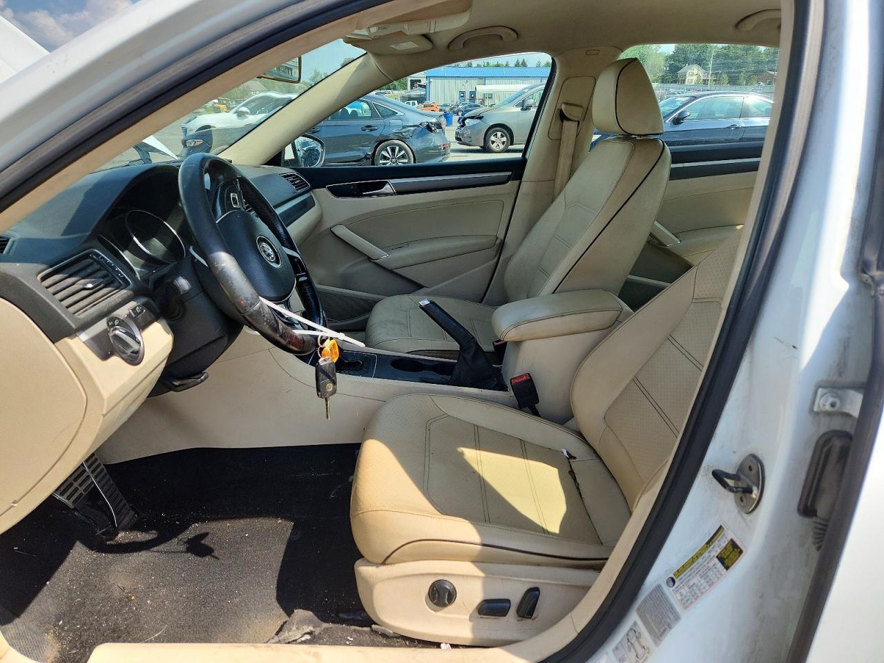 2016 Volkswagen Passat S - zdjęcie 7