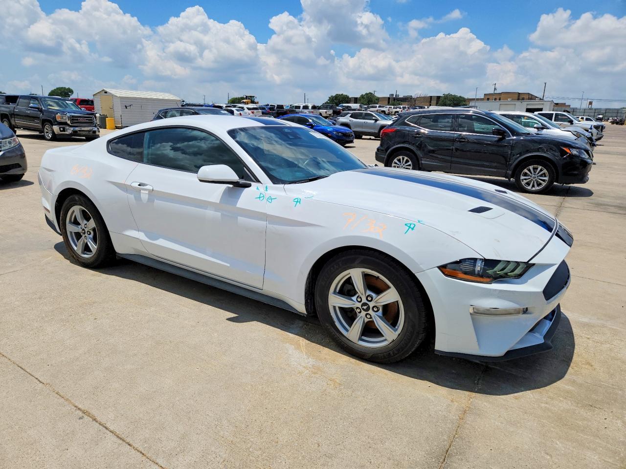 2022 Ford Mustang - zdjęcie 4