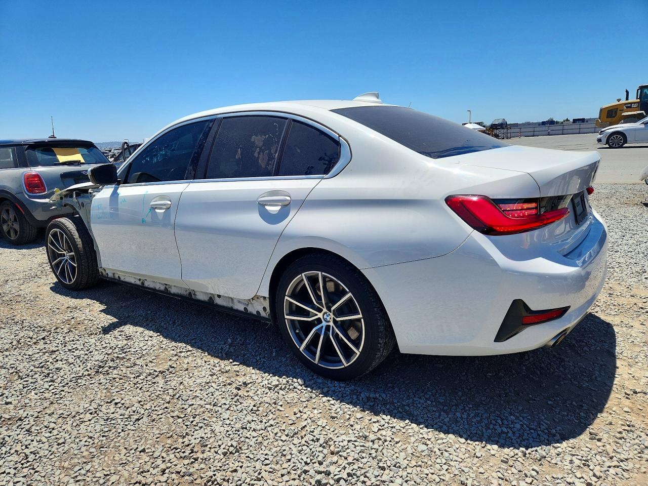 2020 BMW 330I - zdjęcie 2