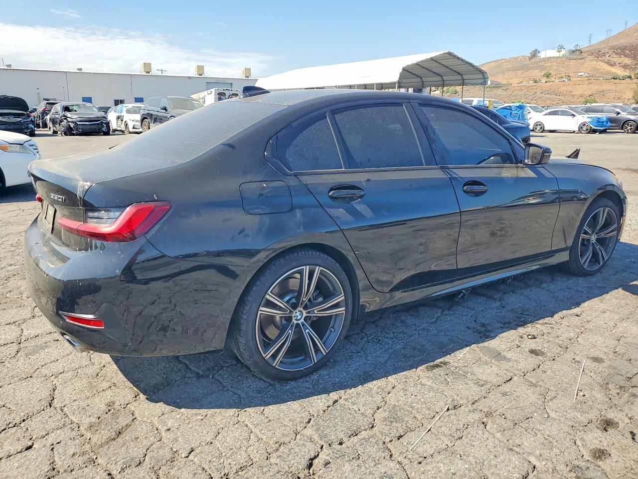 2022 BMW 330I - zdjęcie 3