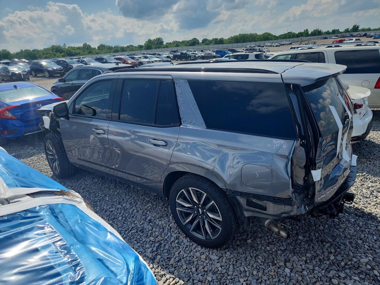 2022 Cadillac Escalade Sport Platinum - zdjęcie 2