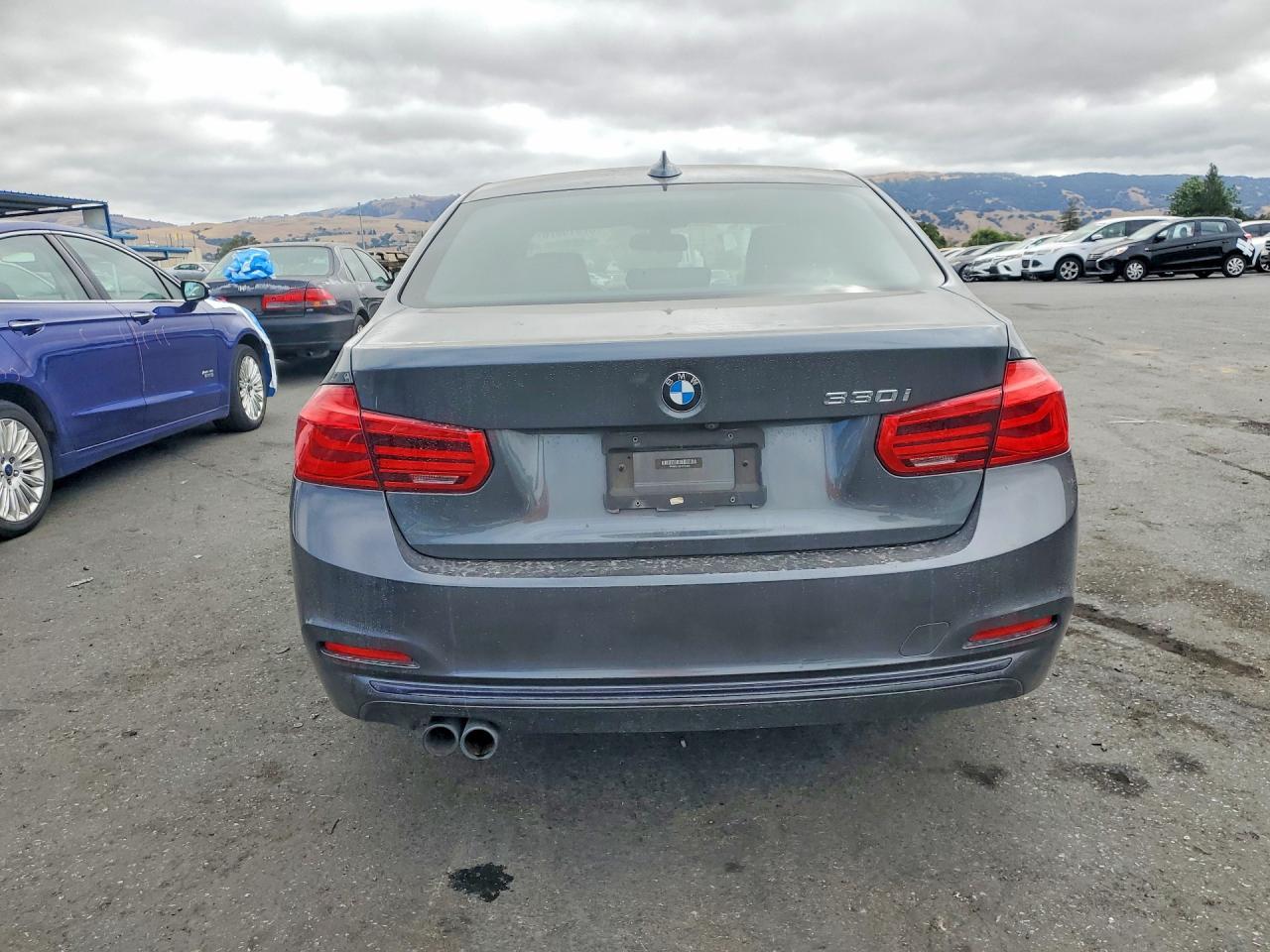 2018 BMW 330 I - zdjęcie 6