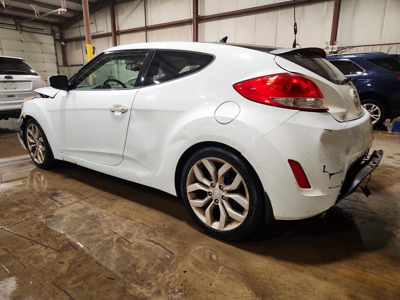 2013 Hyundai Veloster Base - zdjęcie 2