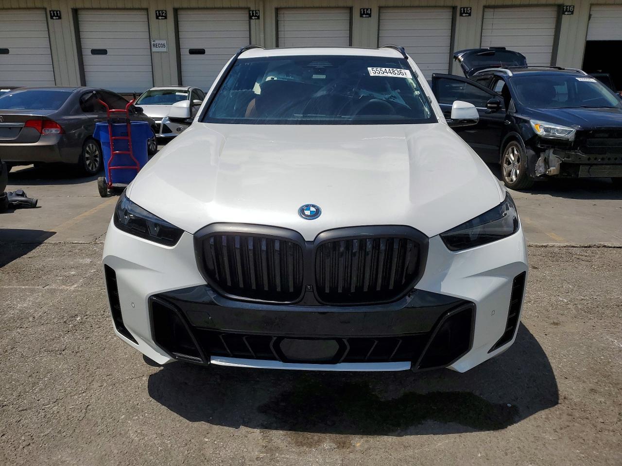 2025 BMW X5 xDrive50E - zdjęcie 5