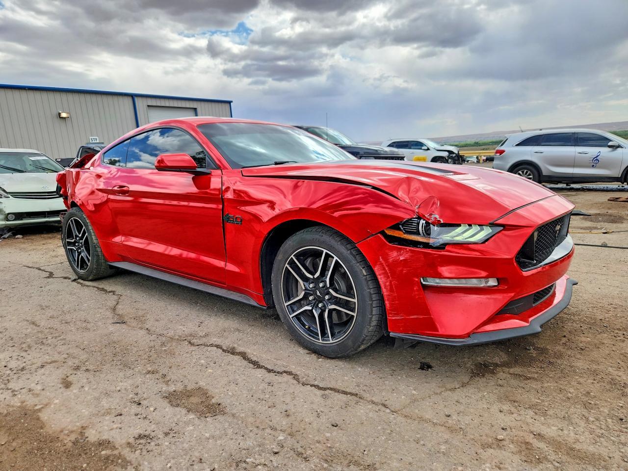 Ford Mustang - zdjęcie 4