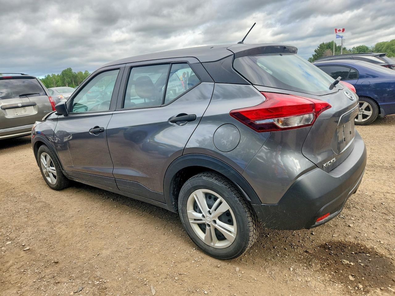 2019 Nissan Kicks S - zdjęcie 2