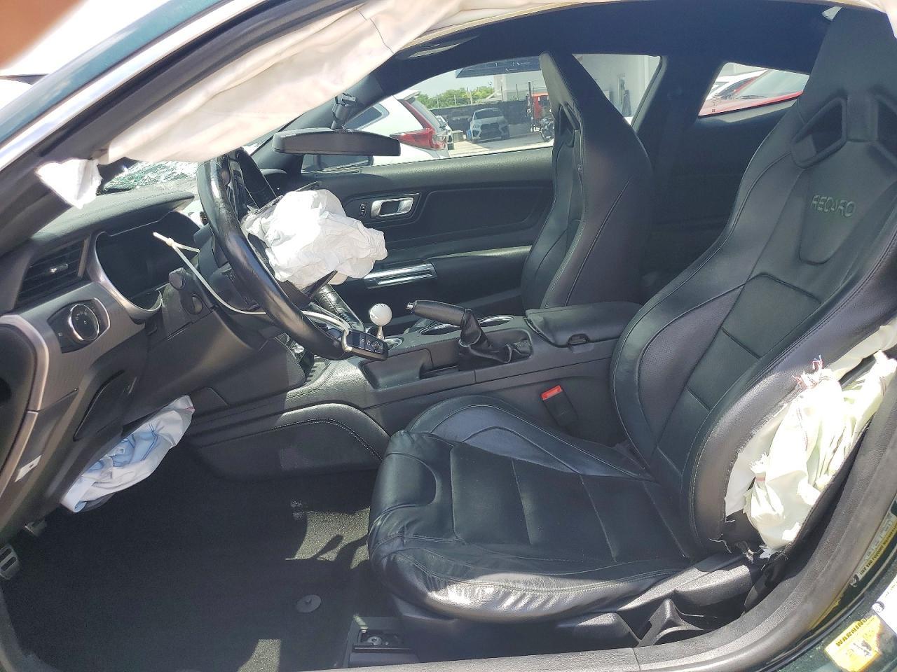 2019 Ford Mustang Bullitt - zdjęcie 7