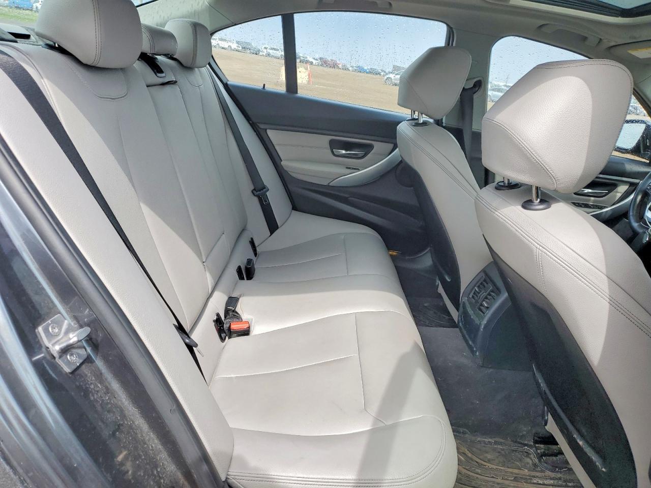 2014 BMW 320 I xDrive - zdjęcie 10
