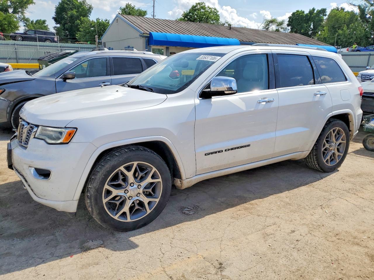 2020 Jeep Grand Cherokee Overland - zdjęcie główne