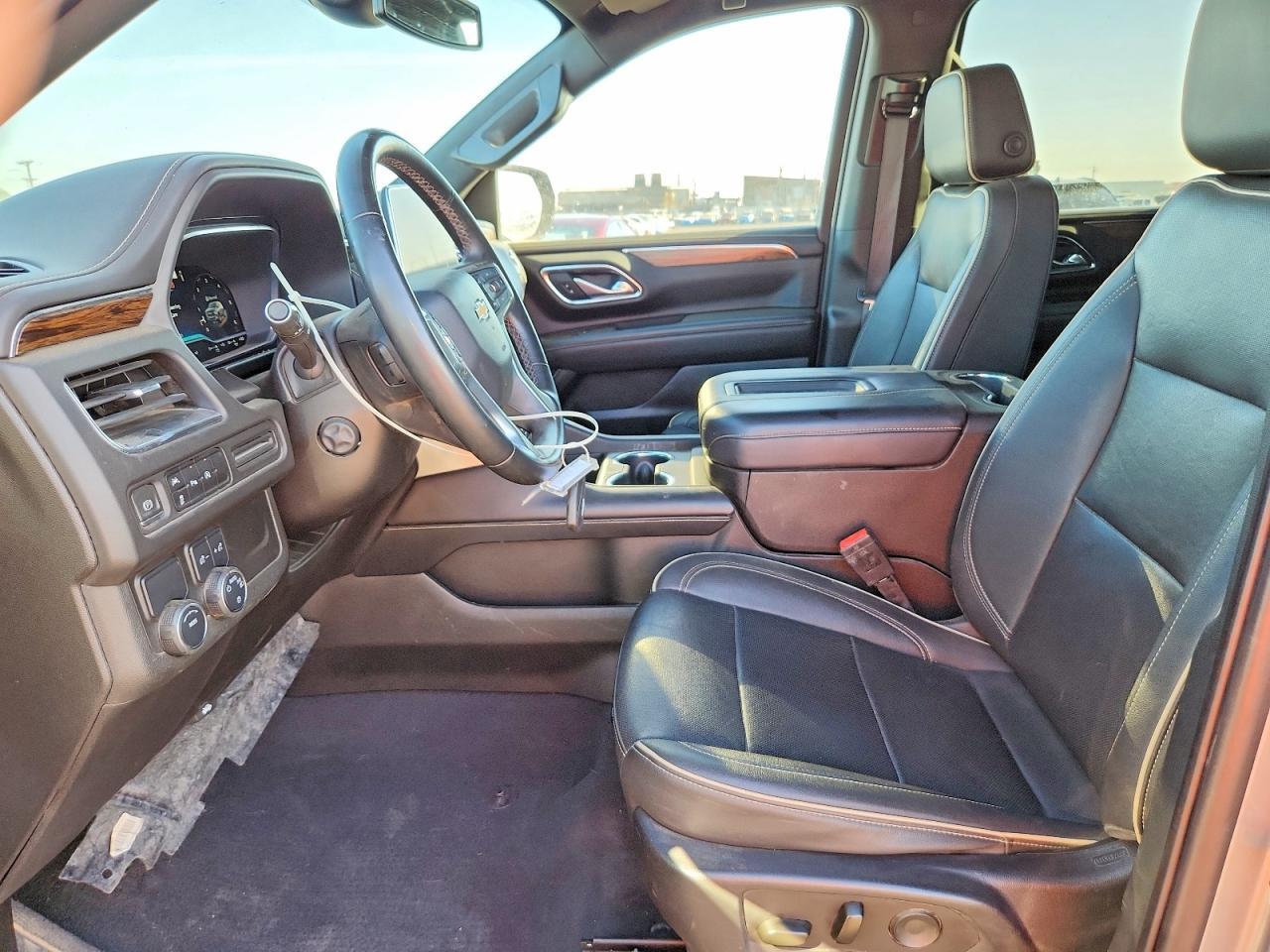 2023 Chevrolet Suburban C1500 Premier - zdjęcie 7