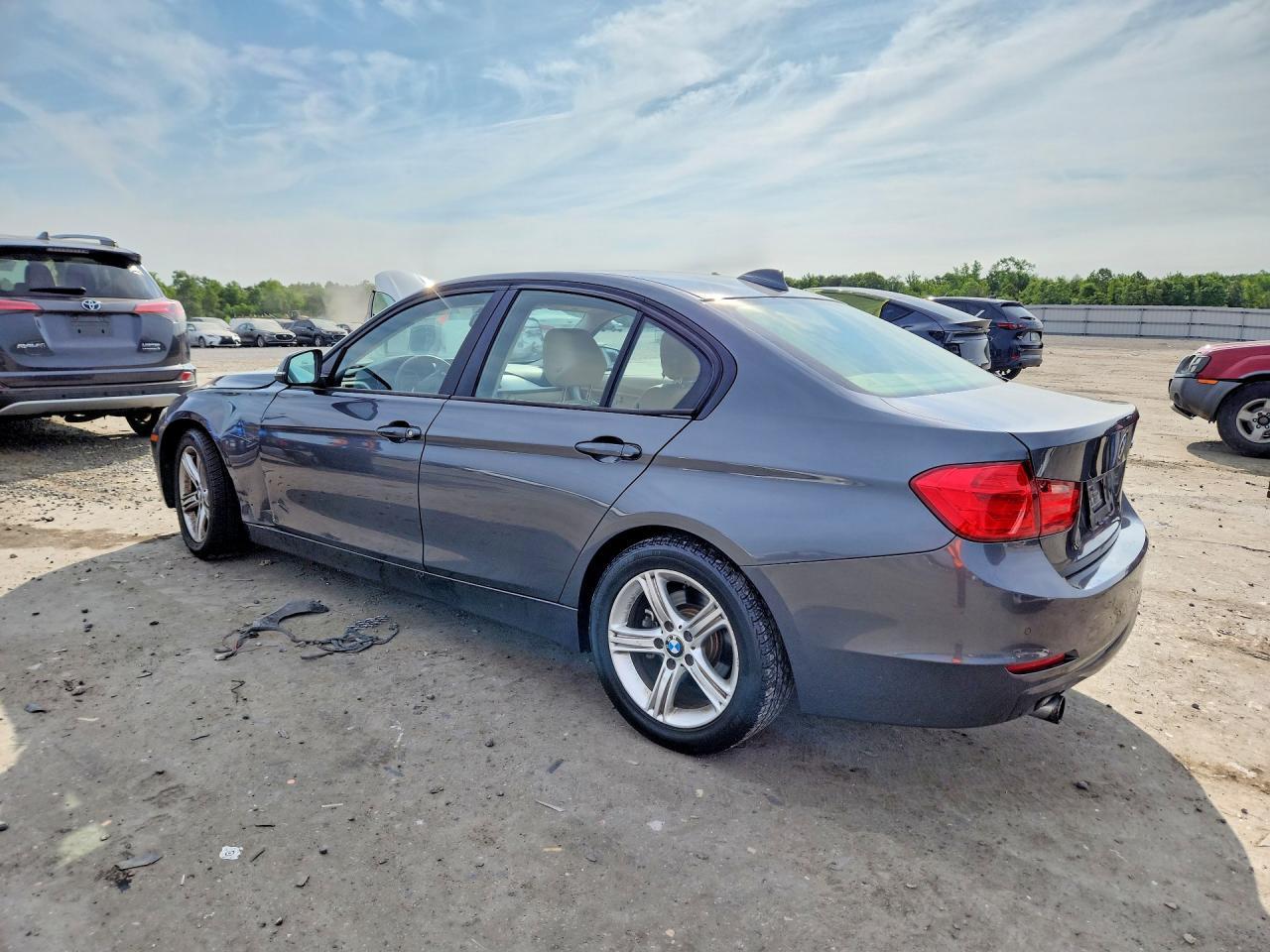 2013 BMW 320 I - zdjęcie 2