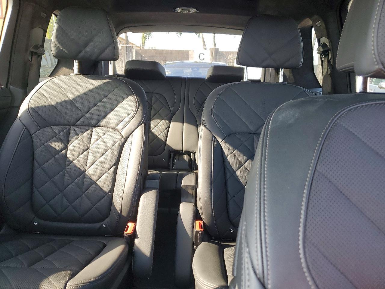 2025 BMW X7 xDrive40I - zdjęcie 10