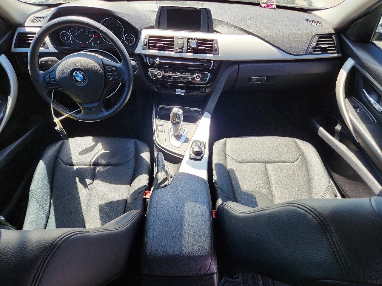 2016 BMW Seria 3 320i - zdjęcie 8