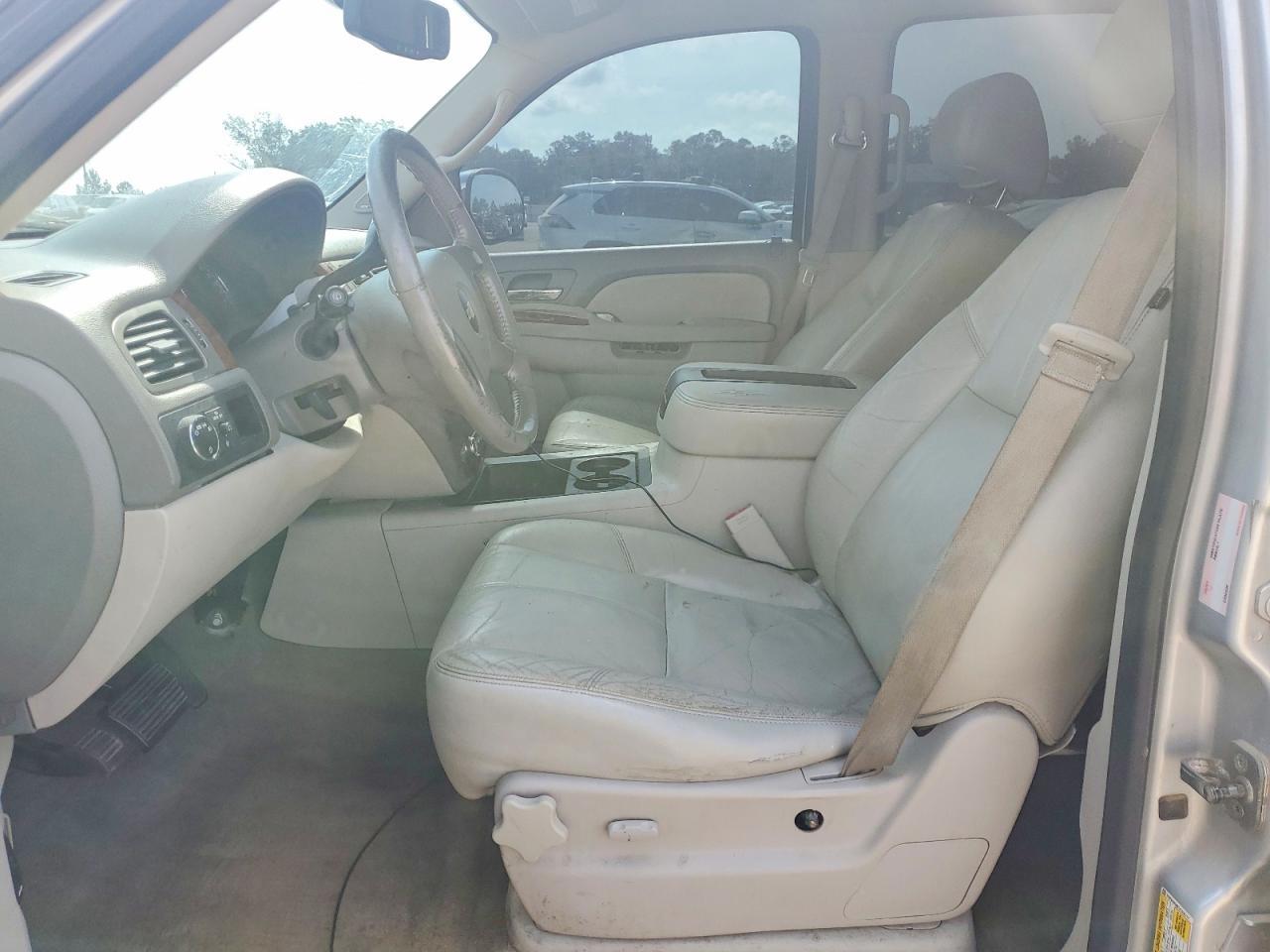 2013 Chevrolet Tahoe C1500 Lt - zdjęcie 7