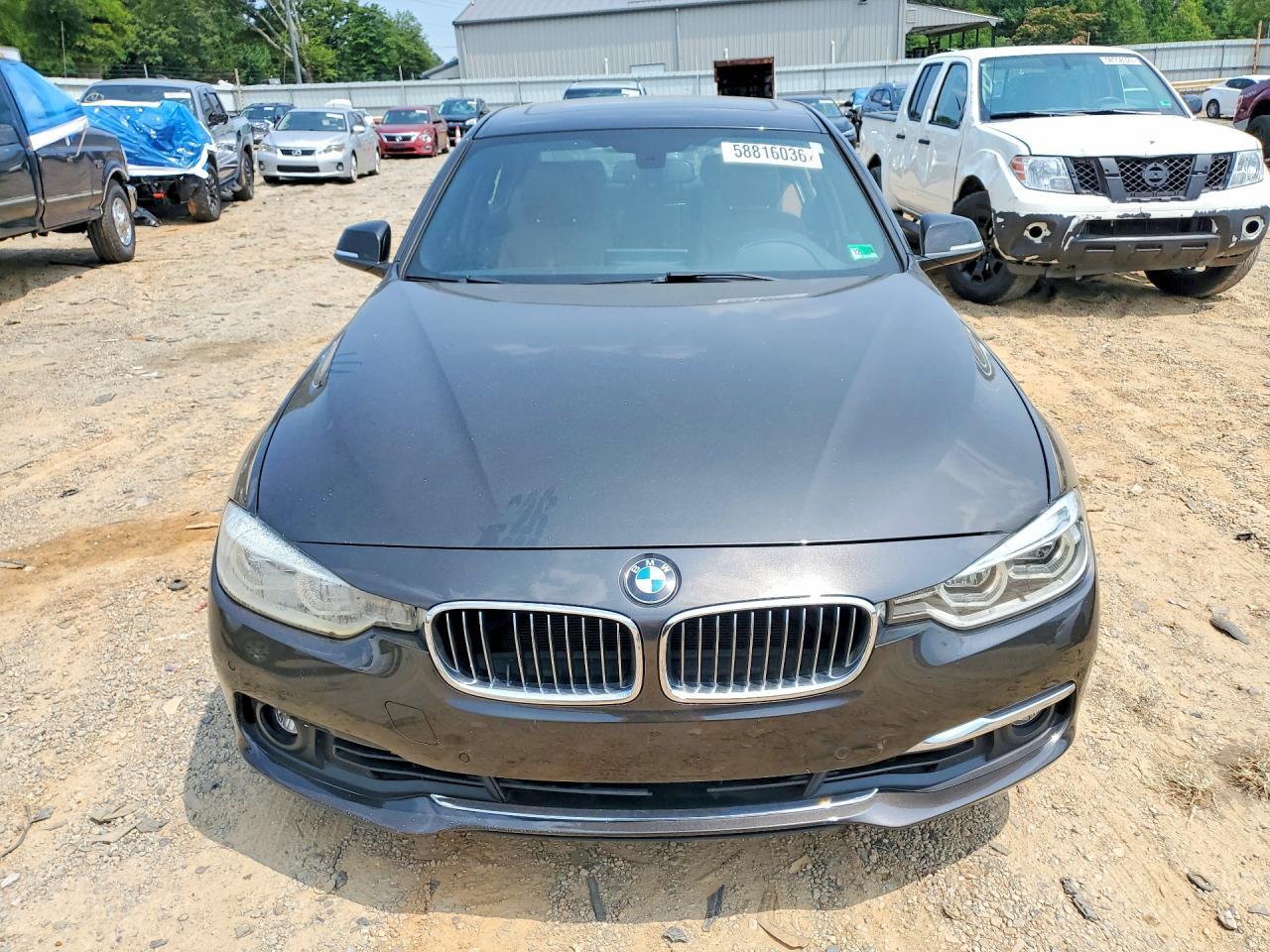 2017 BMW Seria 3 330i - zdjęcie 5