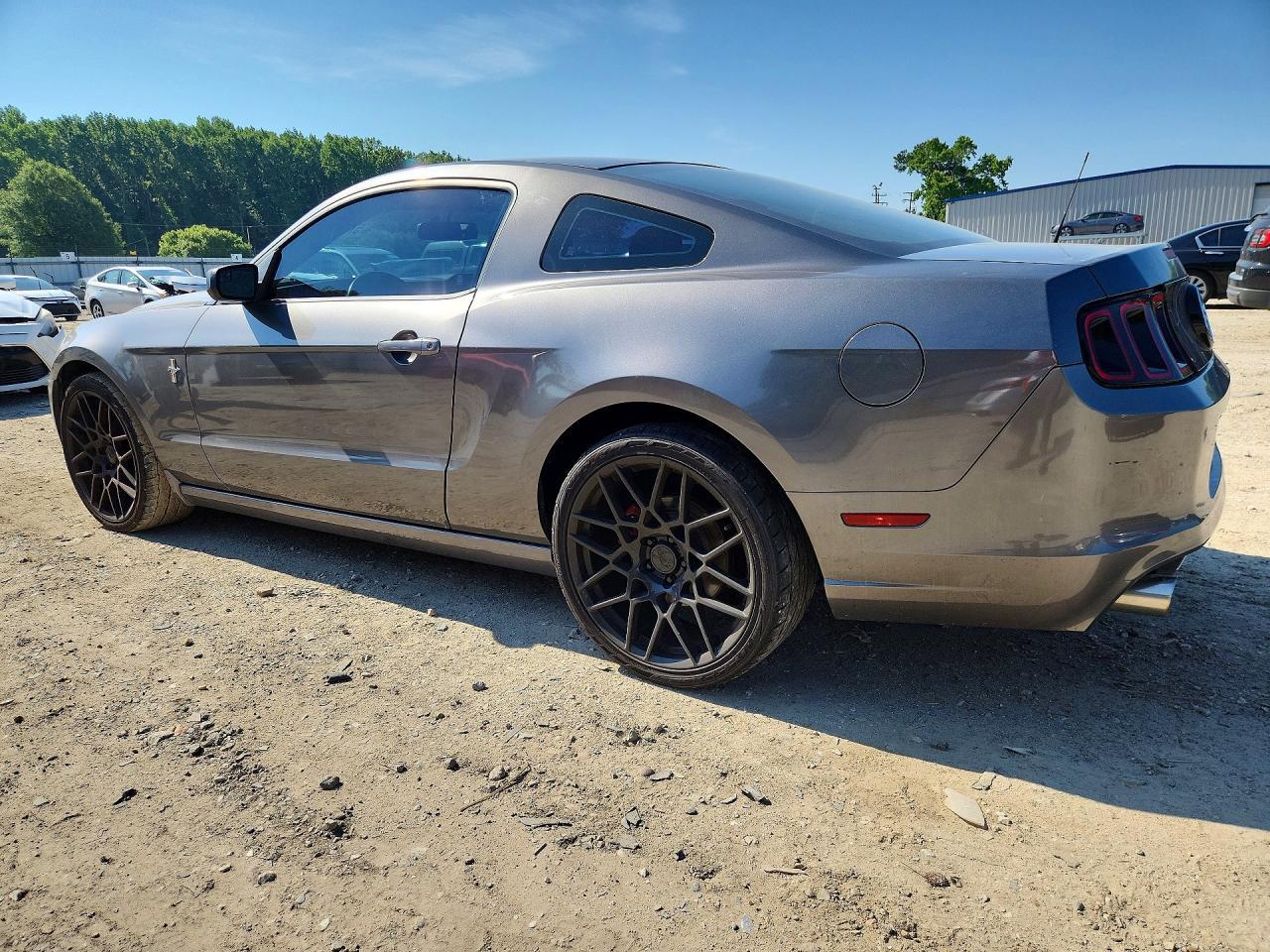 2014 Ford Mustang - zdjęcie 2