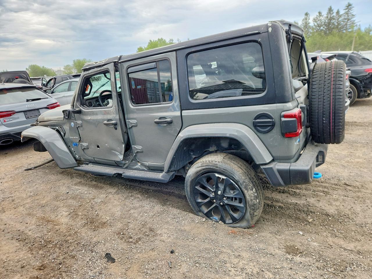 2023 Jeep Wrangler Sahara 4Xe - zdjęcie 2