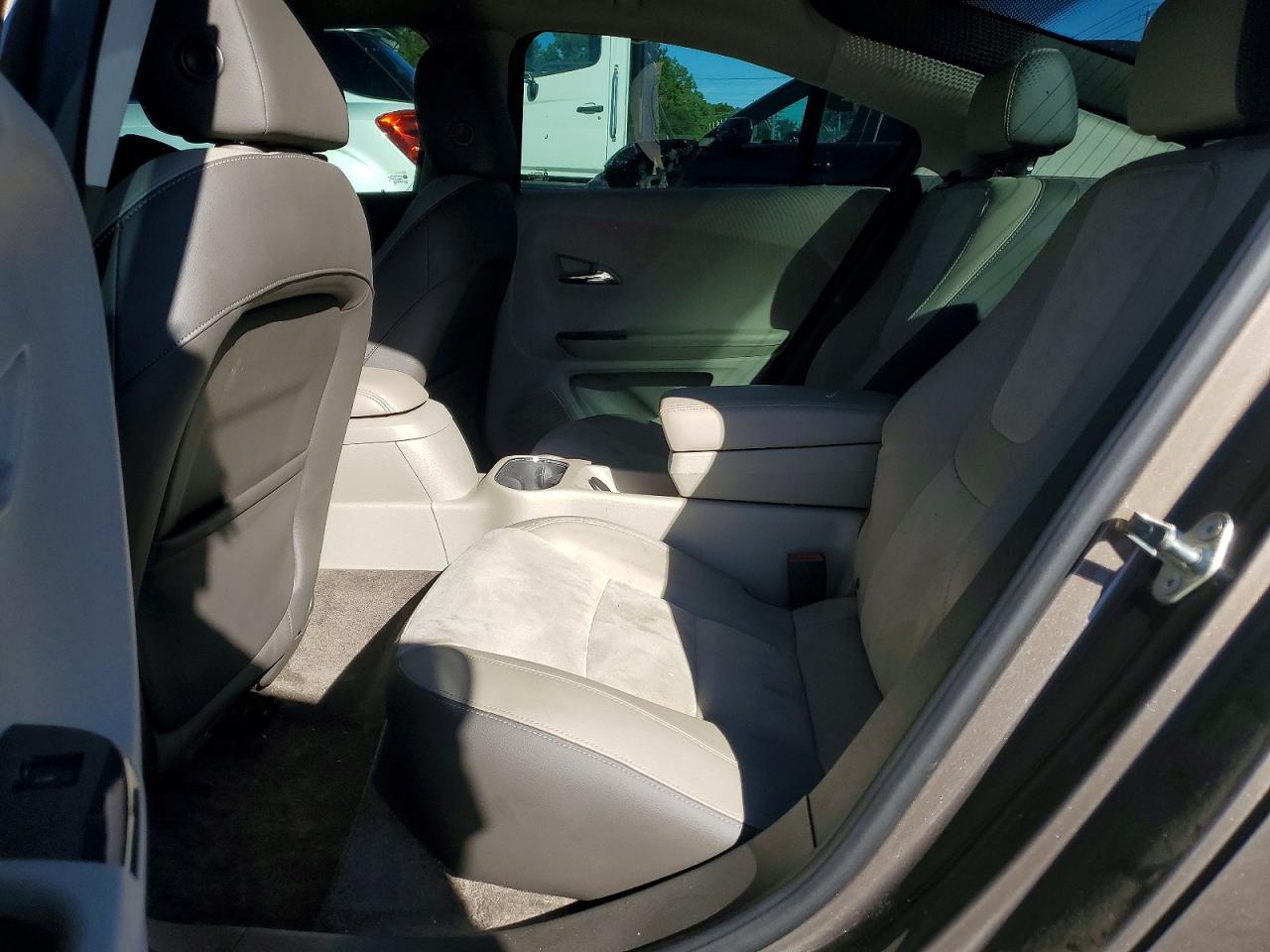 2014 Chevrolet Volt - zdjęcie 10