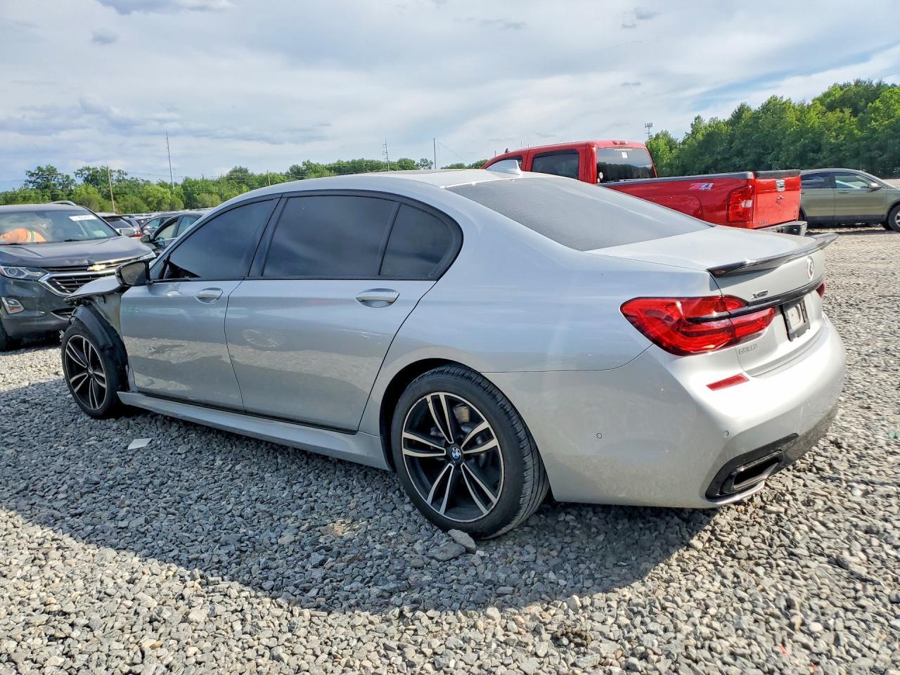 2017 BMW Seria 7 B7 - zdjęcie 2