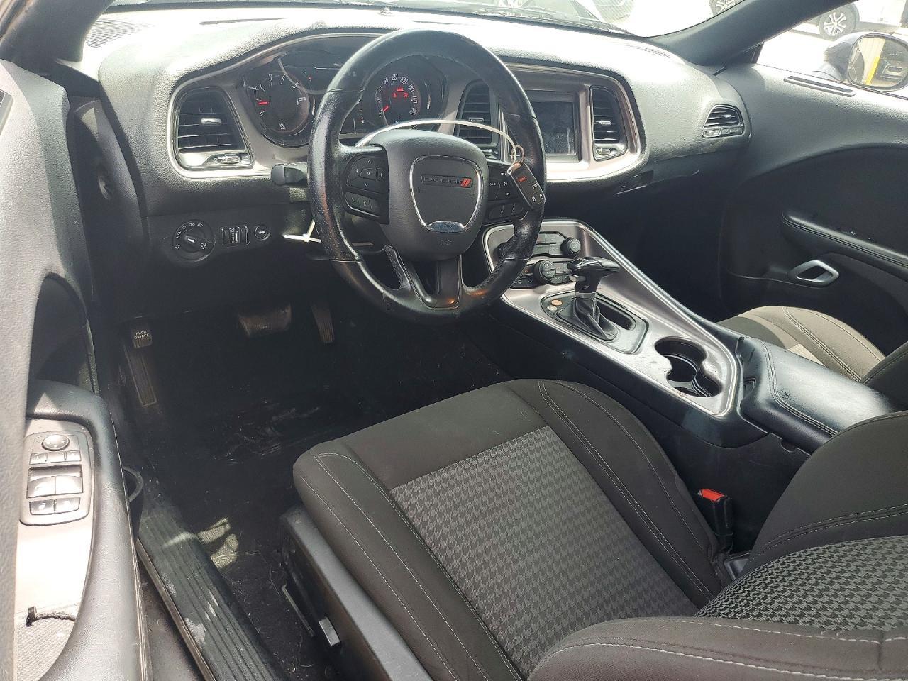 2022 Dodge Challenger Sxt - zdjęcie 8