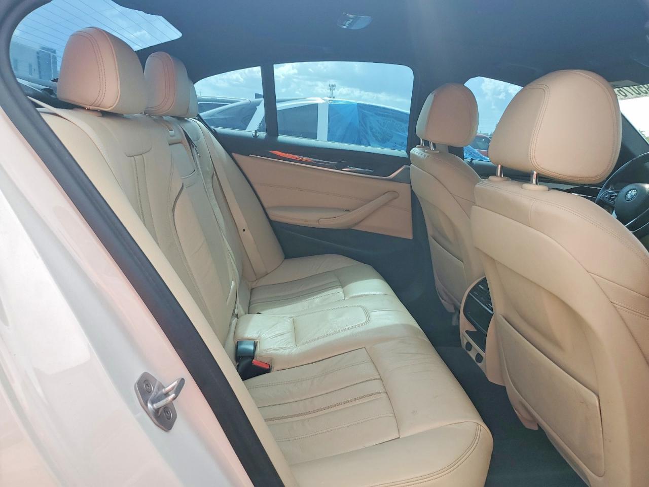 2017 BMW 530 I - zdjęcie 10