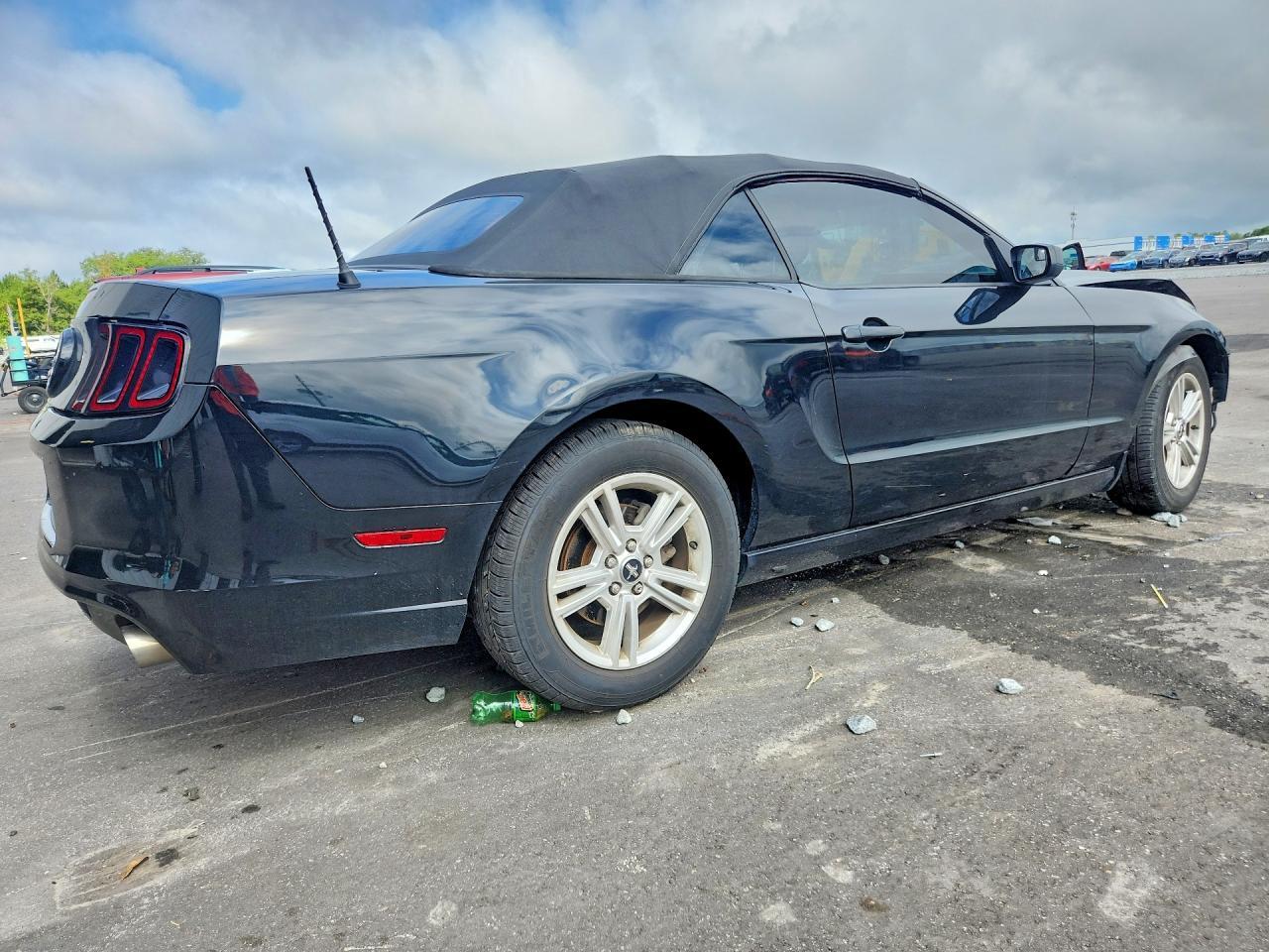 2014 Ford Mustang - zdjęcie 3