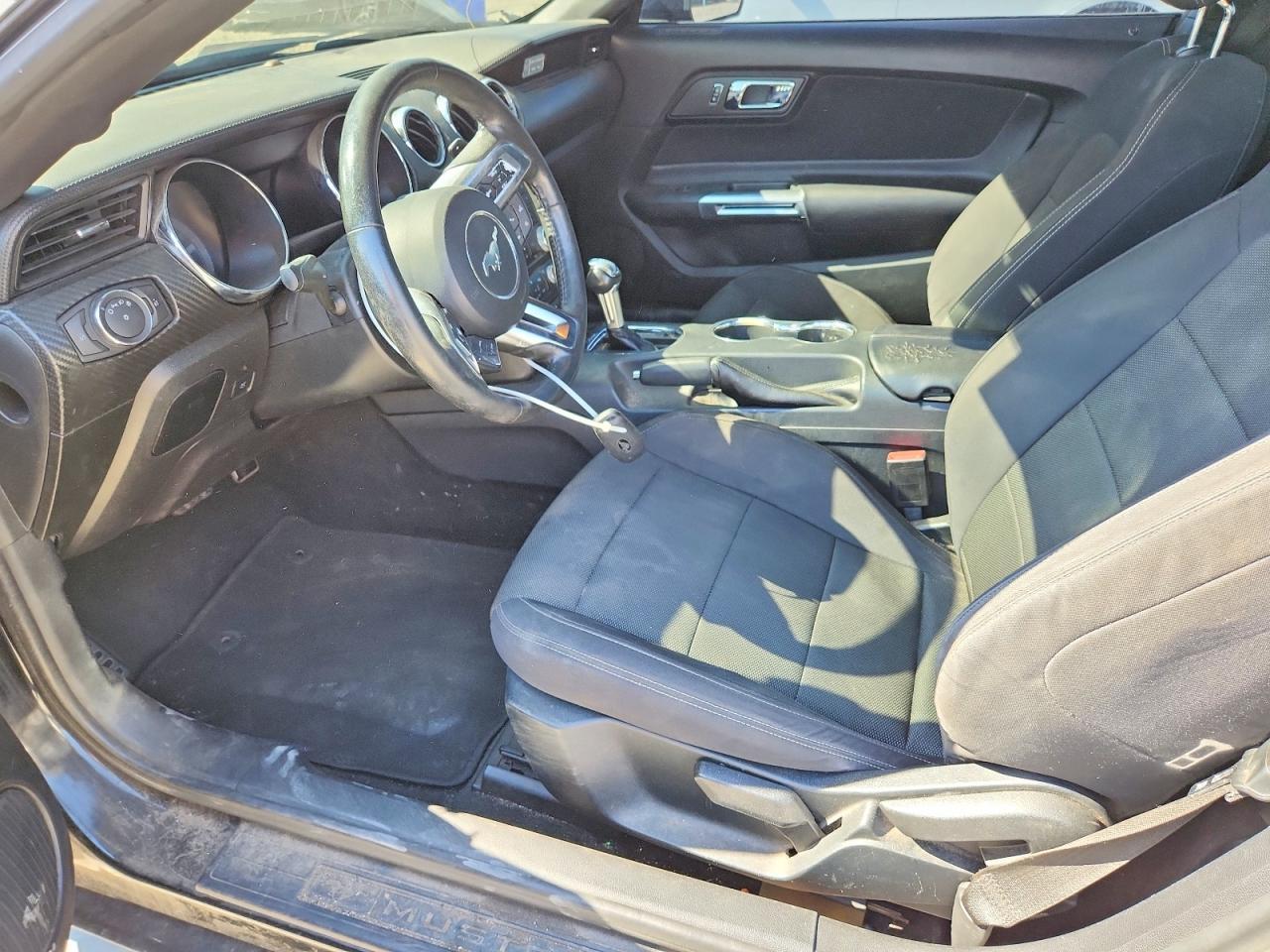 2017 Ford Mustang - zdjęcie 7