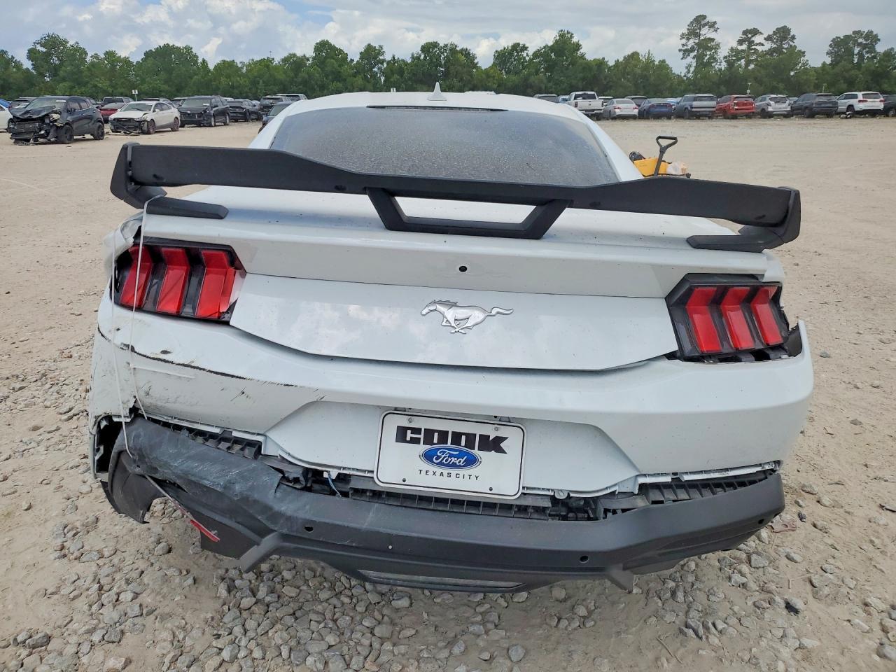 2025 Ford Mustang - zdjęcie 6