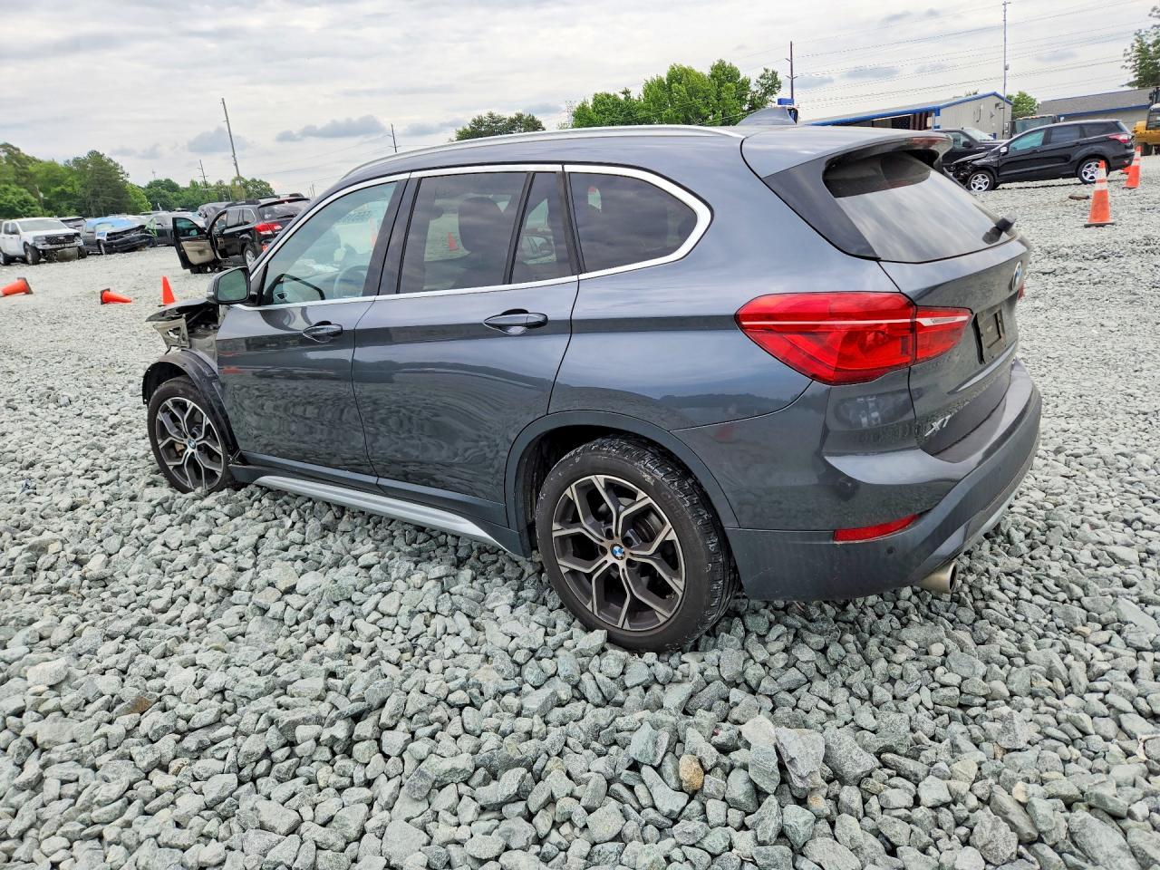 2022 BMW X1 xDrive28I - zdjęcie 2