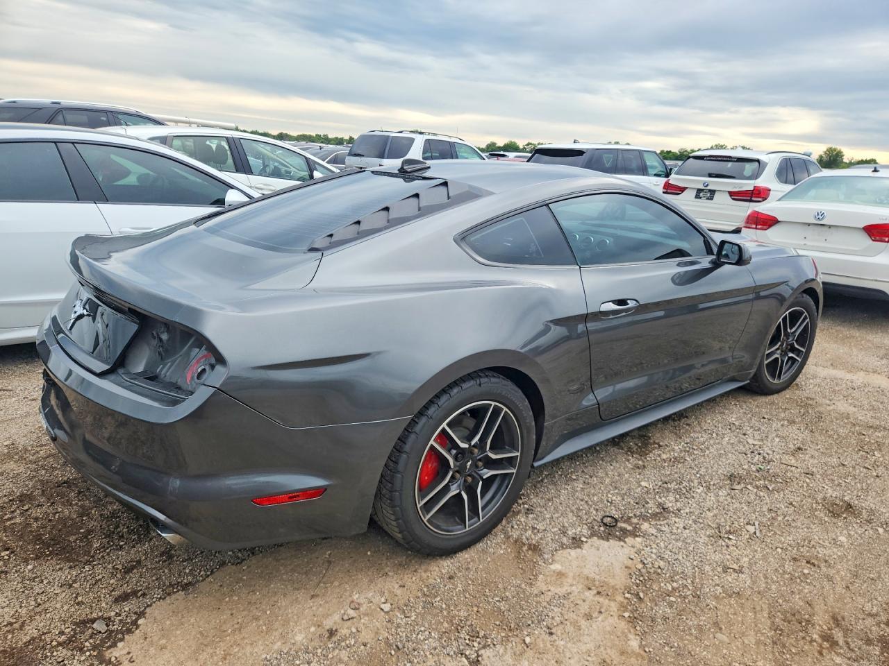 2015 Ford Mustang - zdjęcie 3