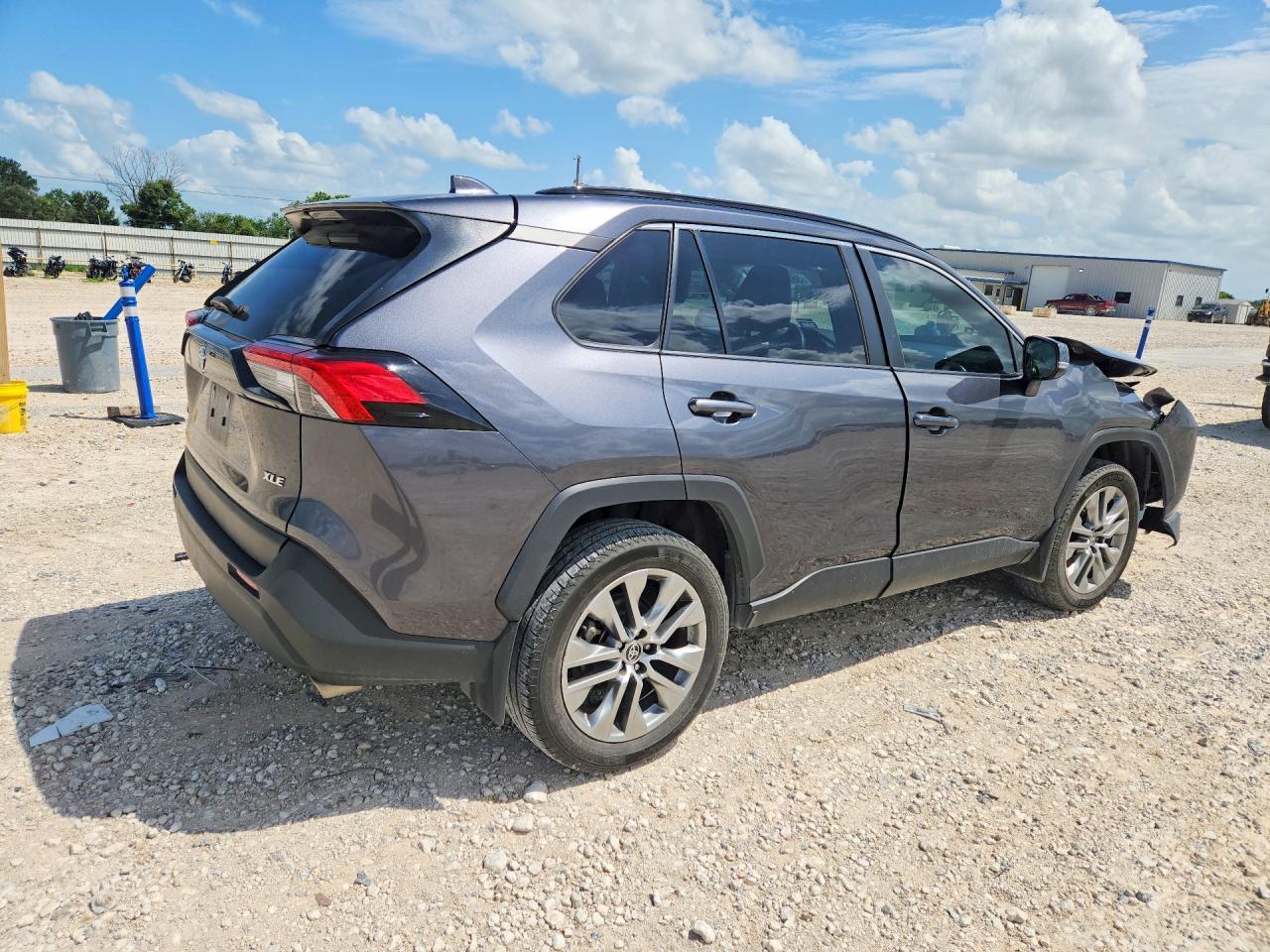 2023 Toyota Rav4 Xle Premium - zdjęcie 3