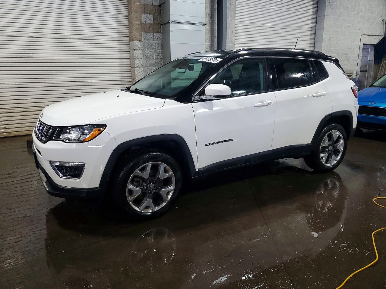 2017 Jeep Compass Limited - zdjęcie główne