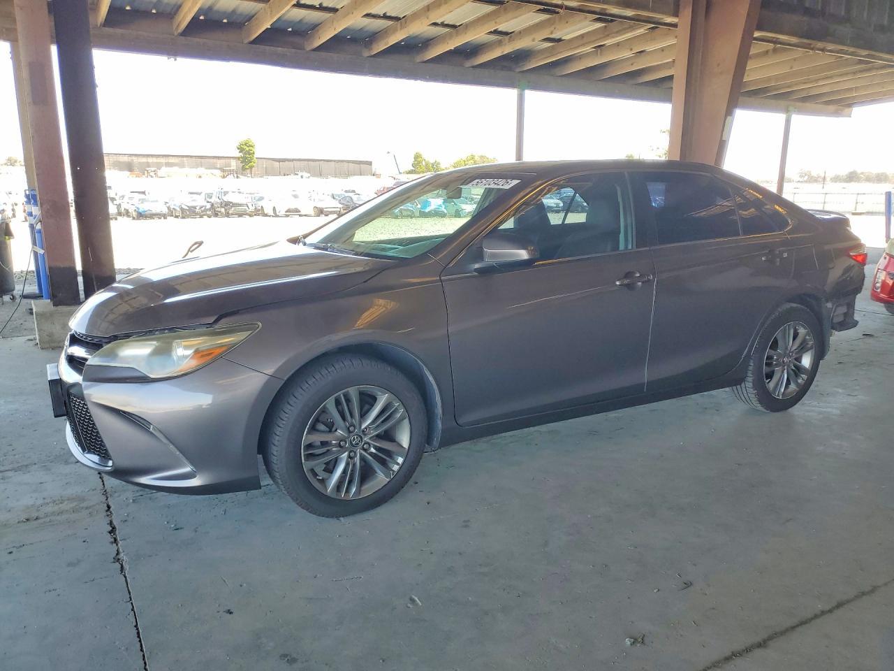 2017 Toyota Camry Se - zdjęcie główne
