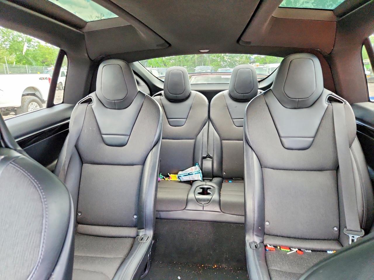 2017 Tesla Model X - zdjęcie 10