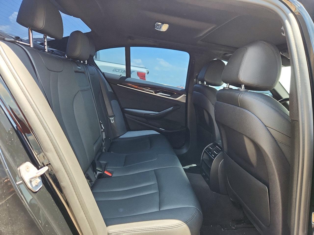2019 BMW 530E - zdjęcie 10