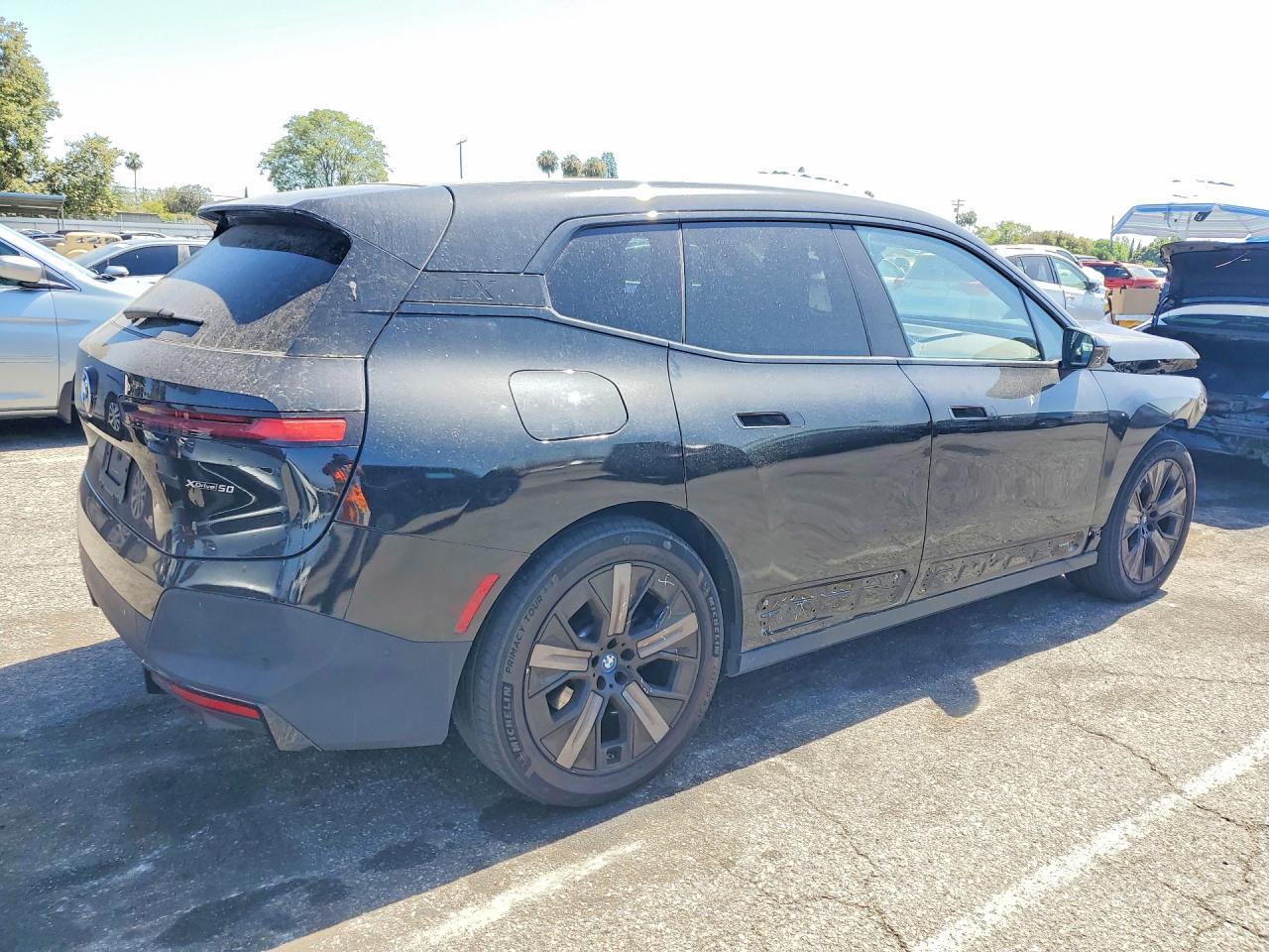 2024 BMW Ix xDrive50 - zdjęcie 3