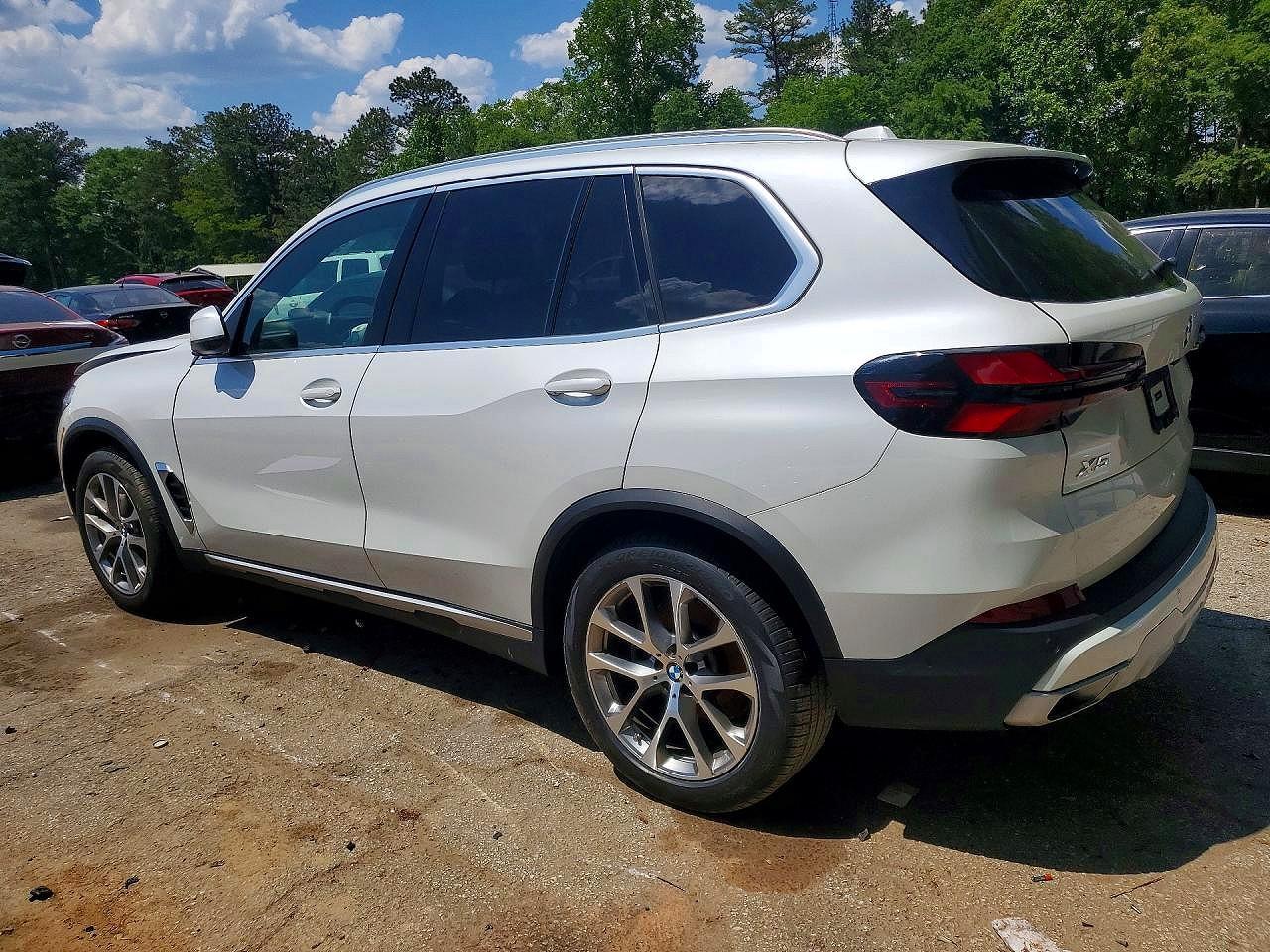 2025 BMW X5 xDrive40I - zdjęcie 2