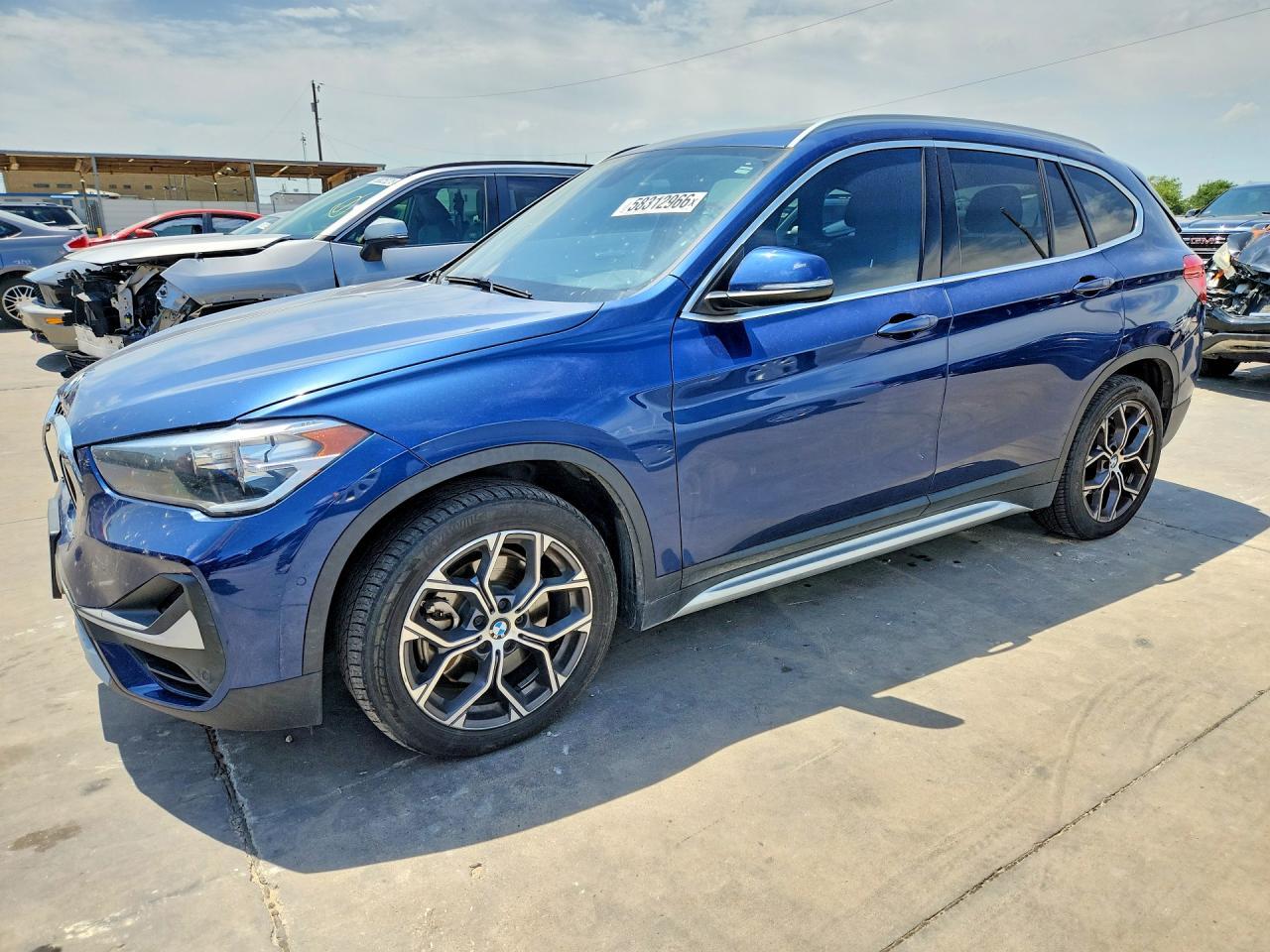 2021 BMW X1 xDrive28I - zdjęcie główne