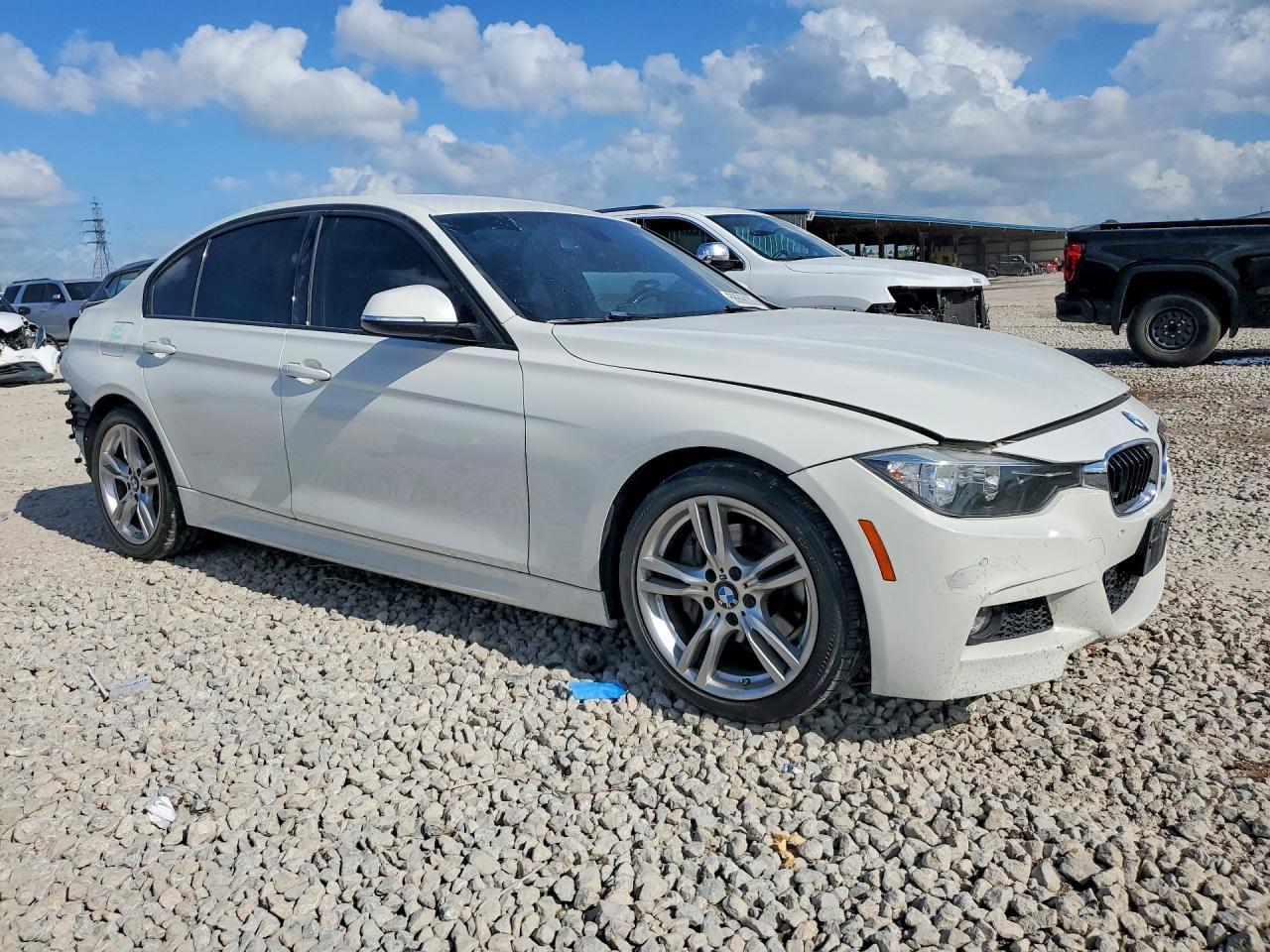 2017 BMW 330 I - zdjęcie 4