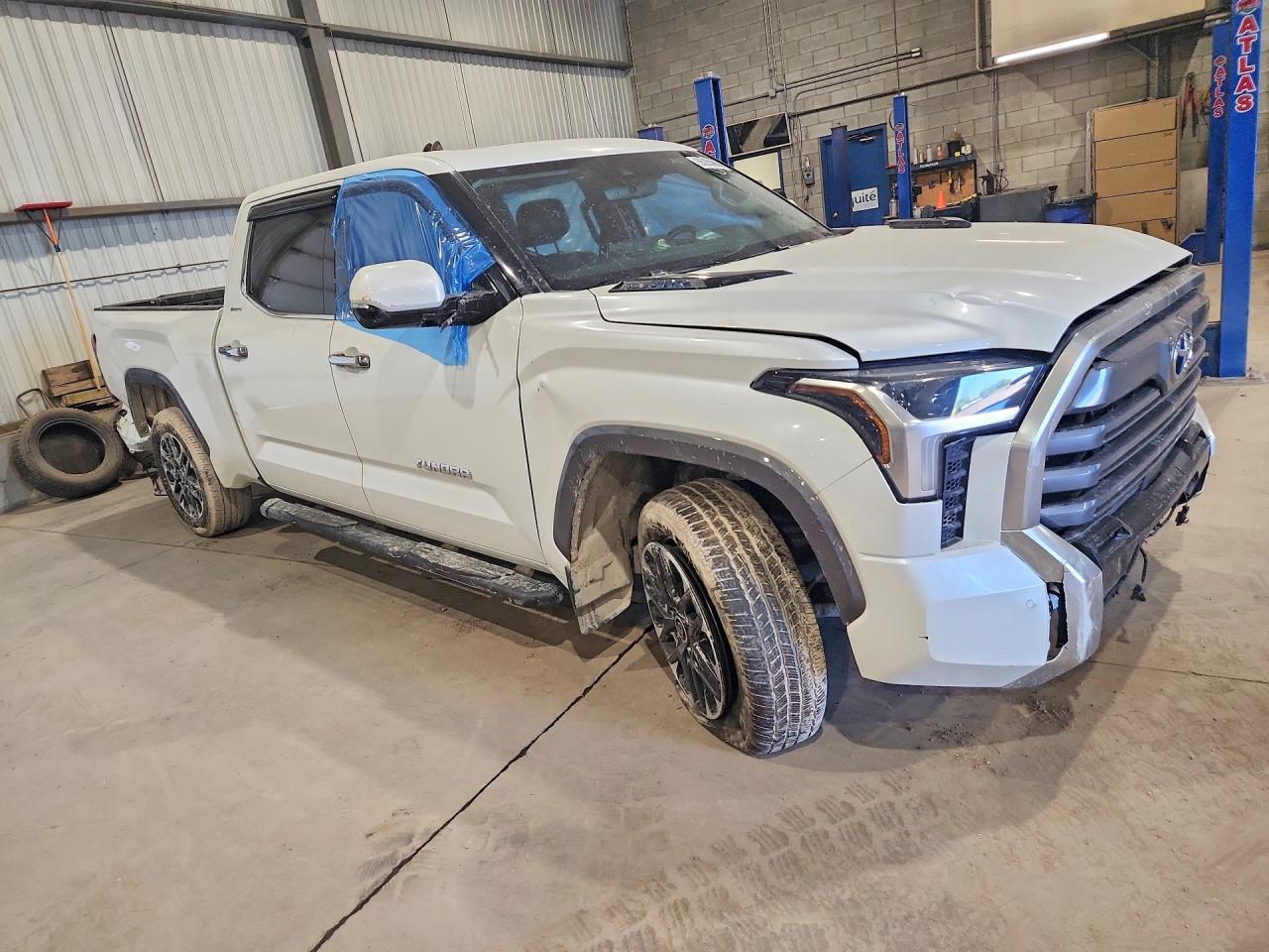 2023 Toyota Tundra Crewmax Limited - zdjęcie 4