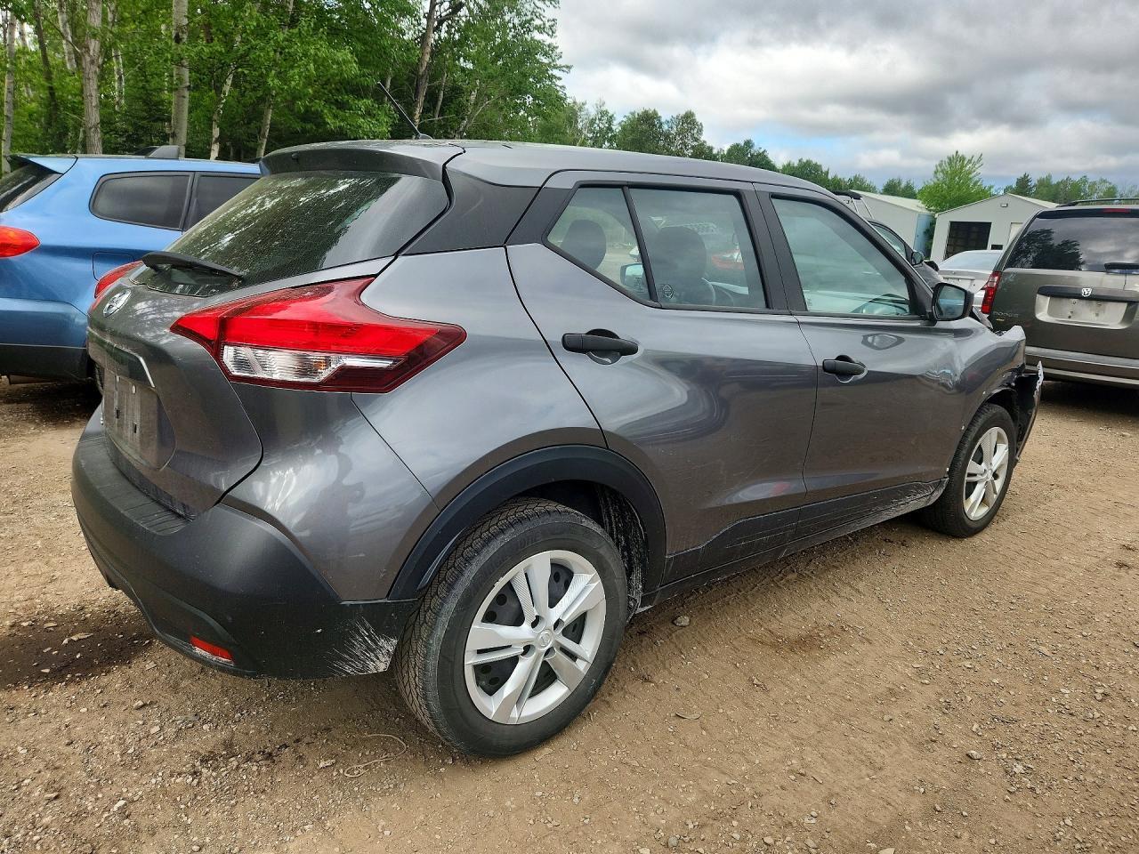 2019 Nissan Kicks S - zdjęcie 3