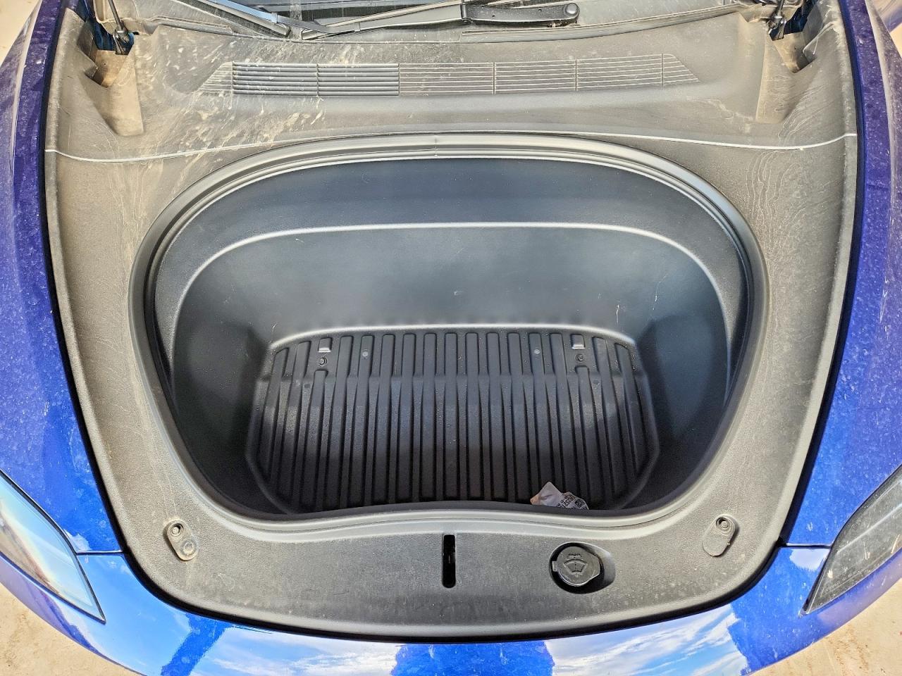 2025 Tesla Model 3 - zdjęcie 11