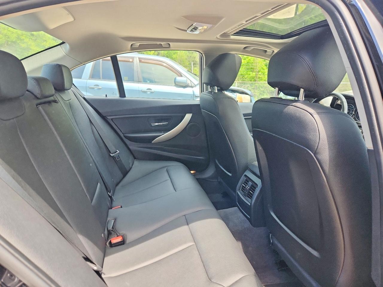 2014 BMW 320 I xDrive - zdjęcie 10