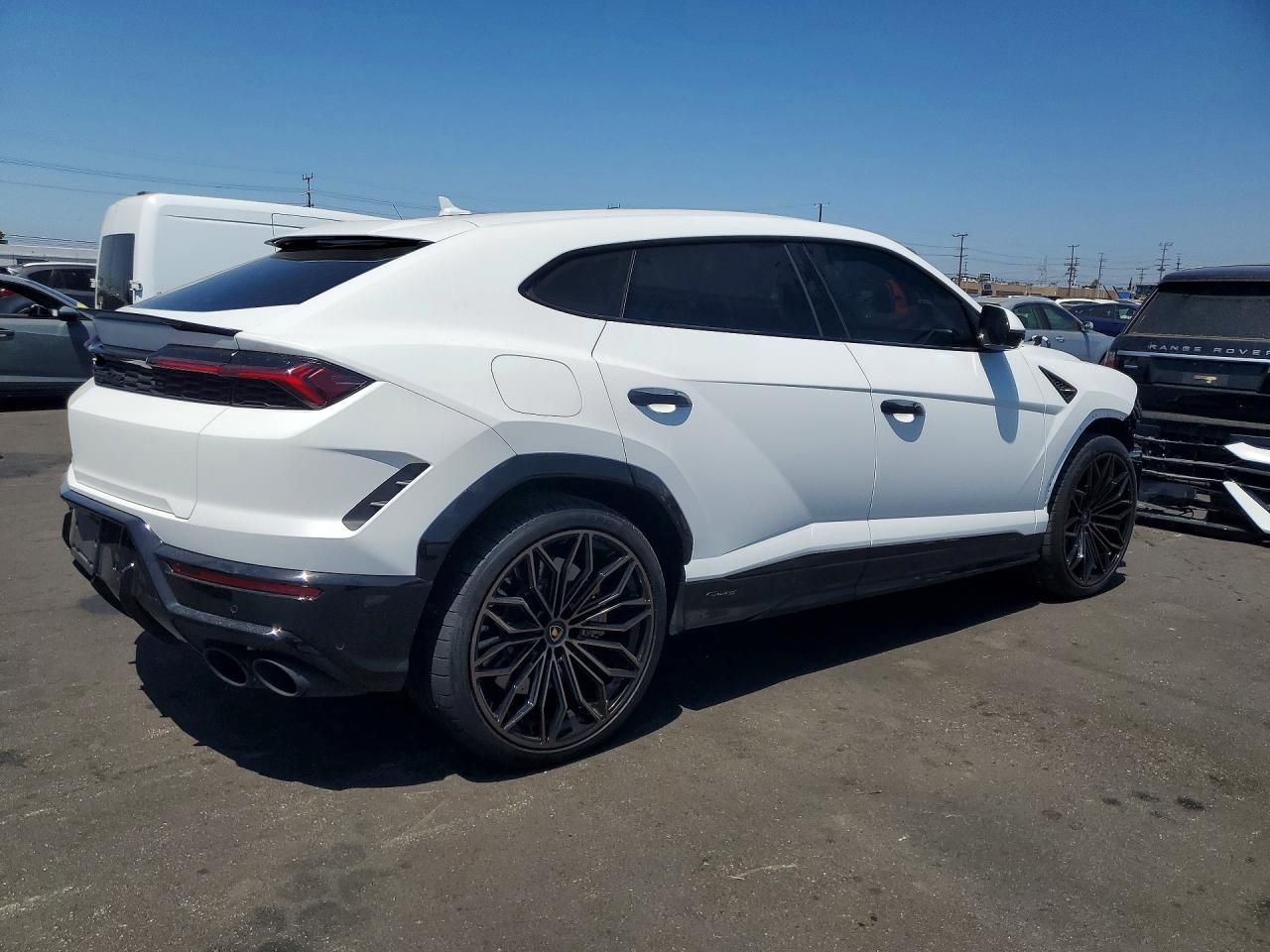 2025 Lamborghini Urus Se - zdjęcie 3