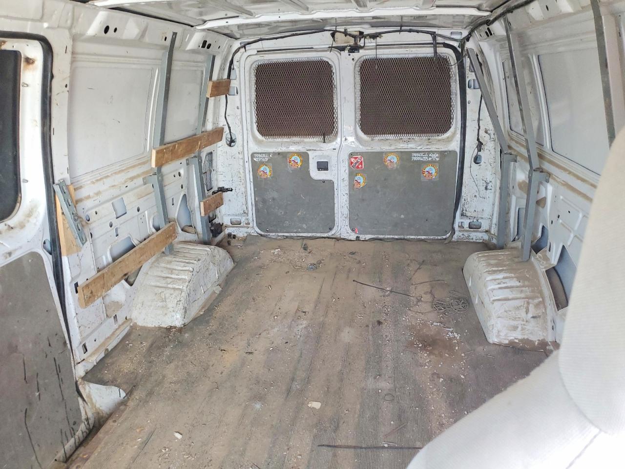 2013 Ford Econoline E250 Van - zdjęcie 10