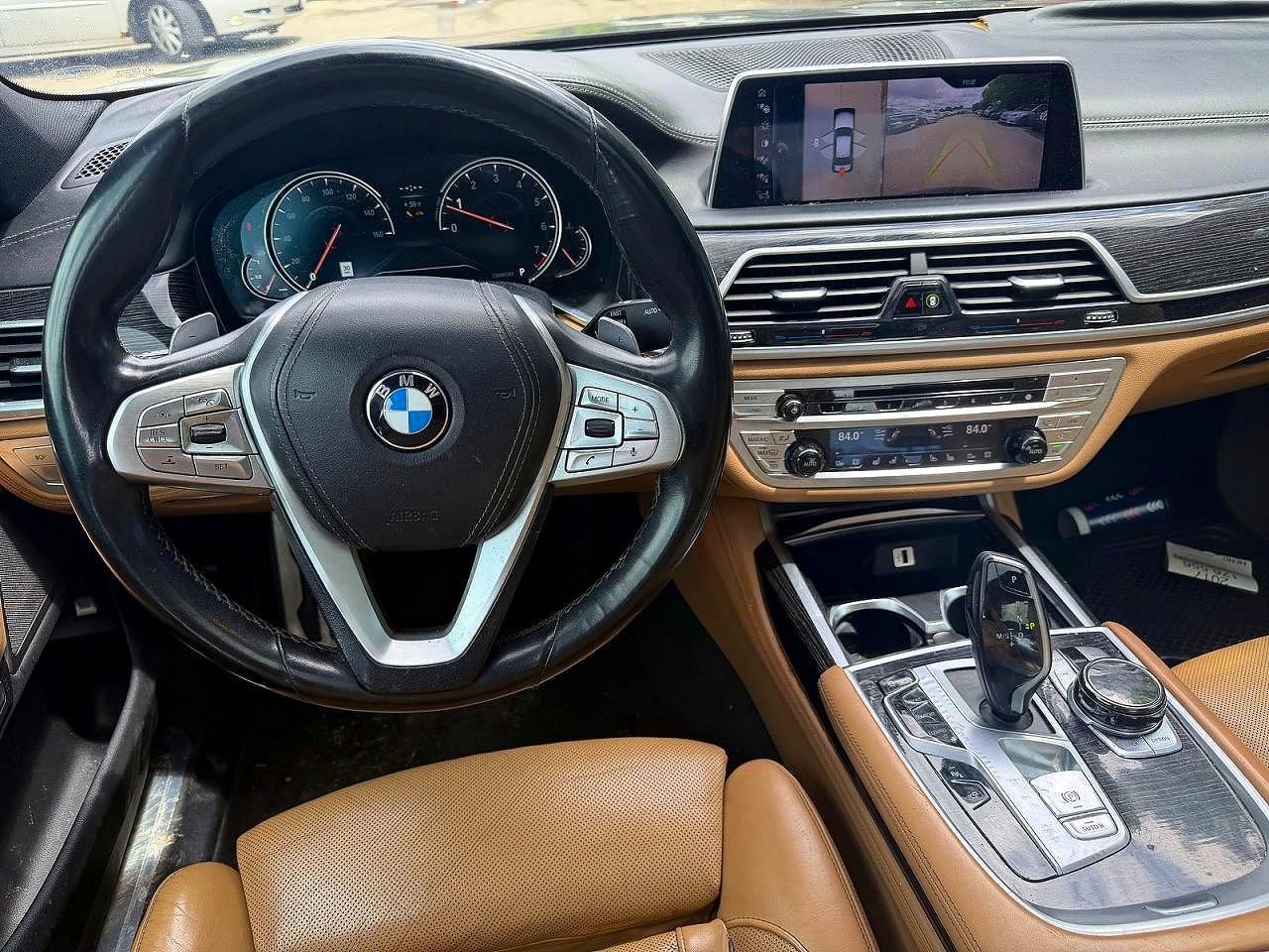 2017 BMW 750 Xi - zdjęcie 9