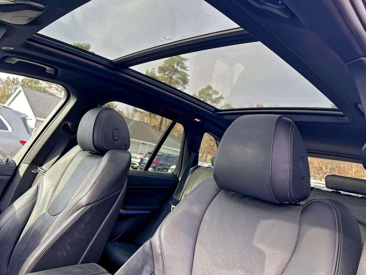 2021 BMW X5 xDrive40I - zdjęcie 10