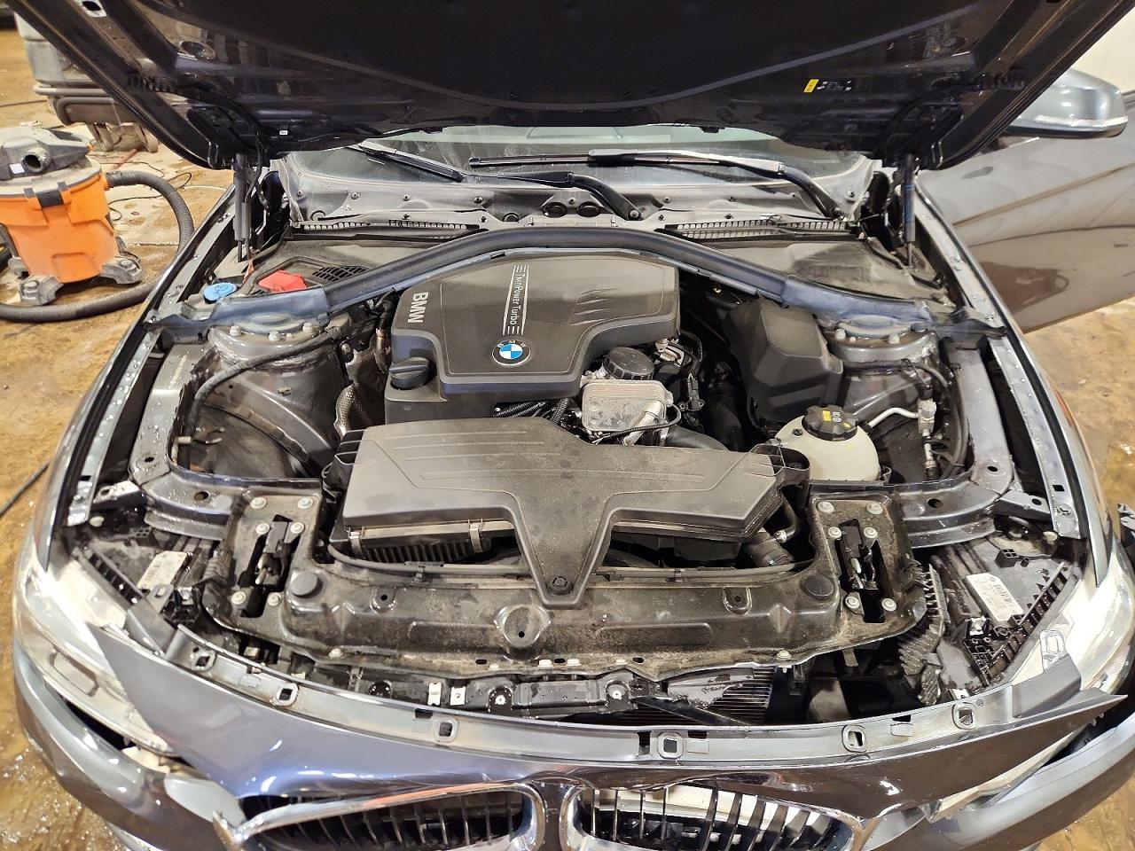 2018 BMW 320 Xi - zdjęcie 11